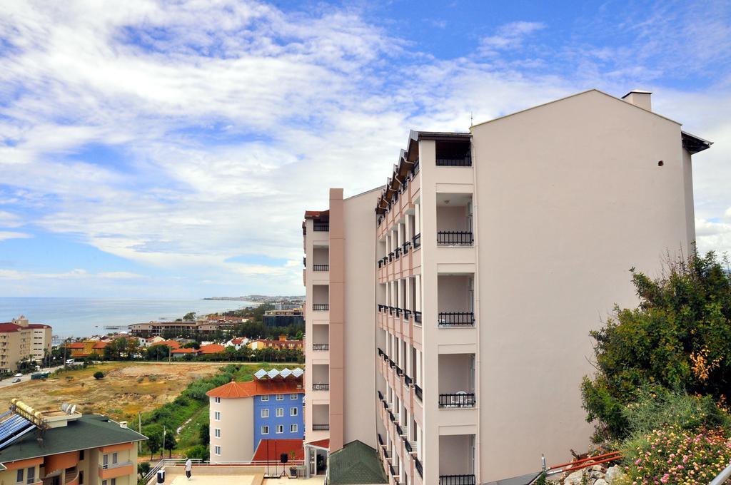 Blue Night Hotel Konaklı Extérieur photo
